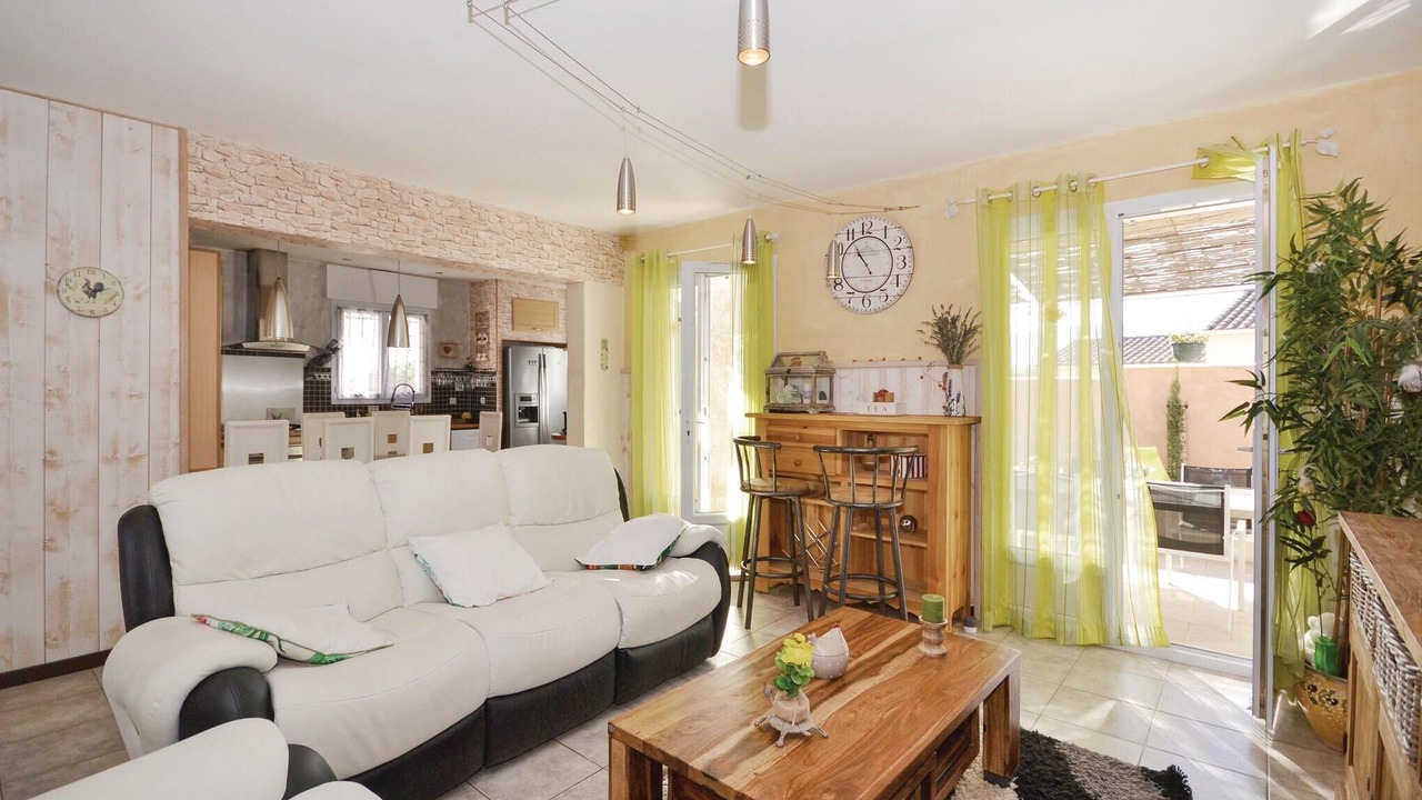 Photo of Bedroom in Maubec