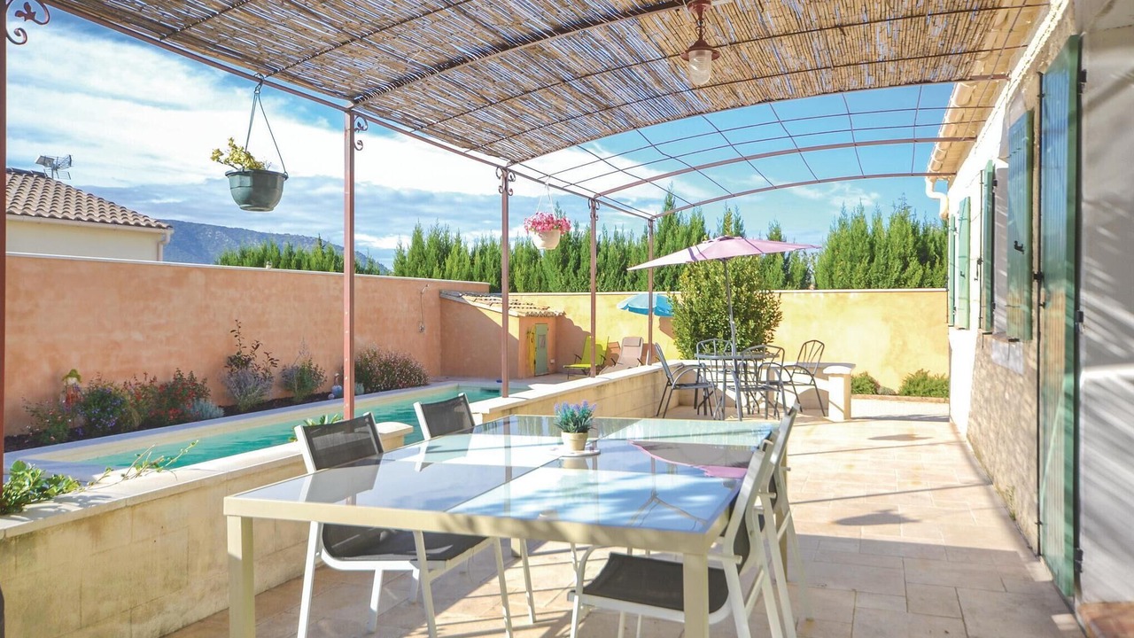 Photo of Others in Maubec