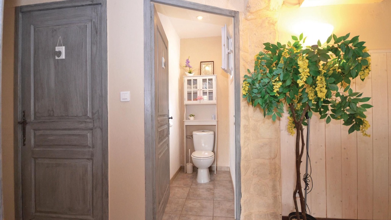 Photo of Bathroom in Maubec