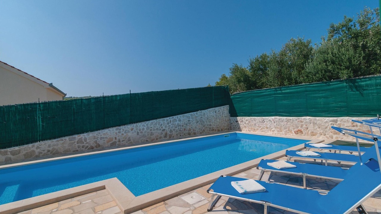 Photo of Outdoor in Rogac