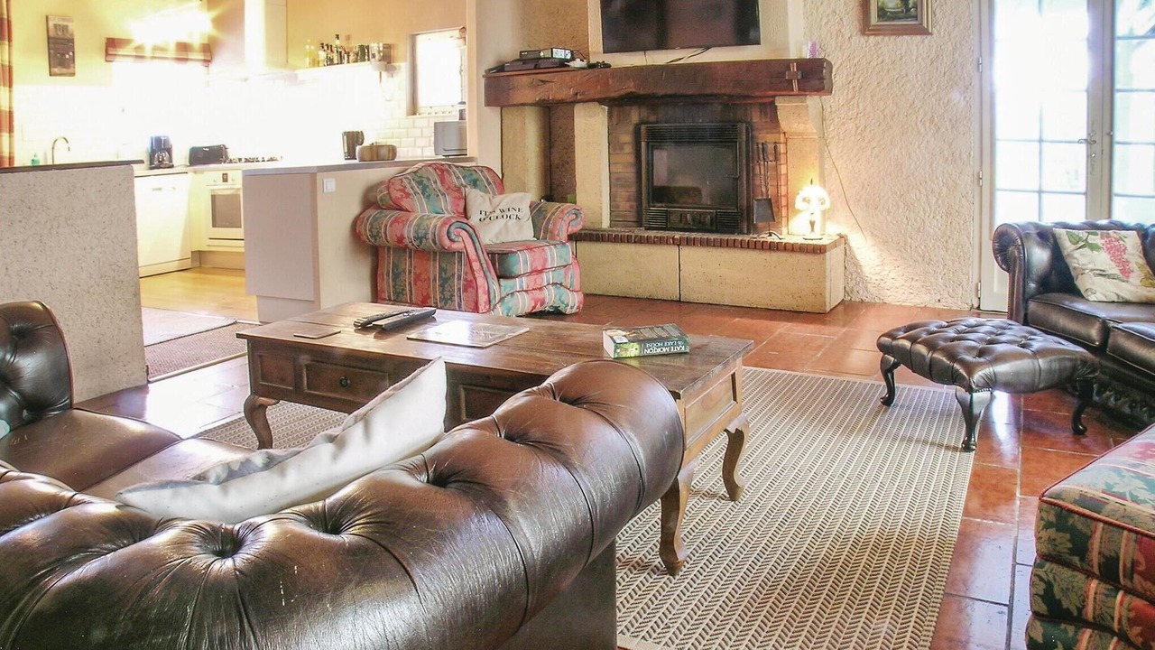 Photo of Bedroom in Escos