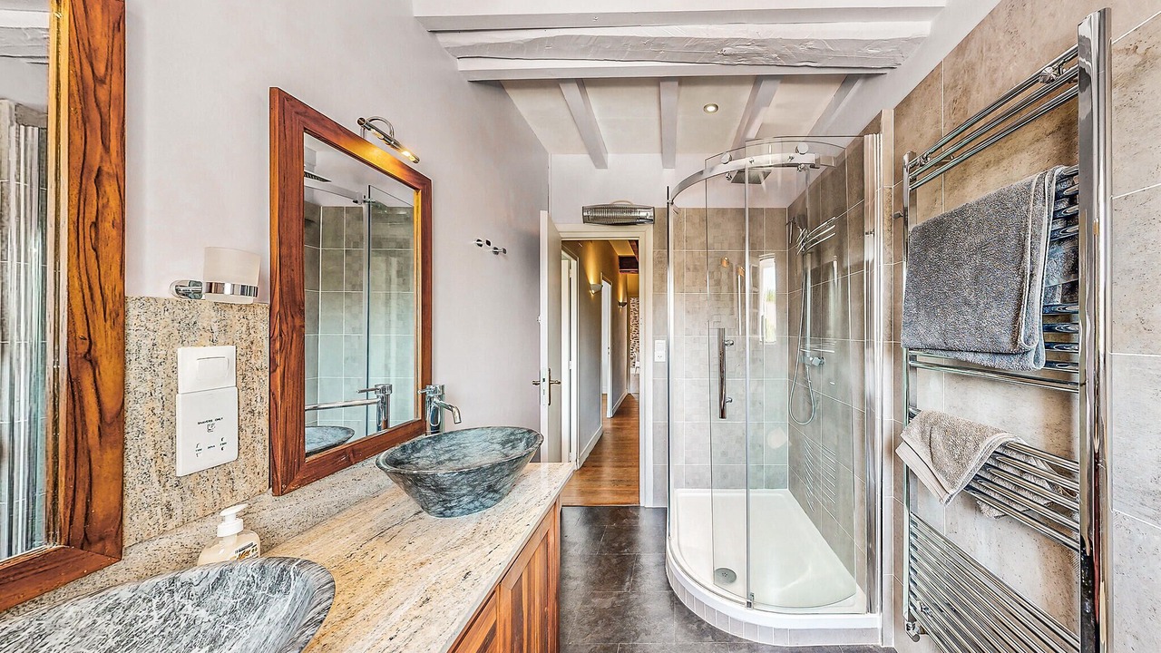 Photo of Bathroom in Escos