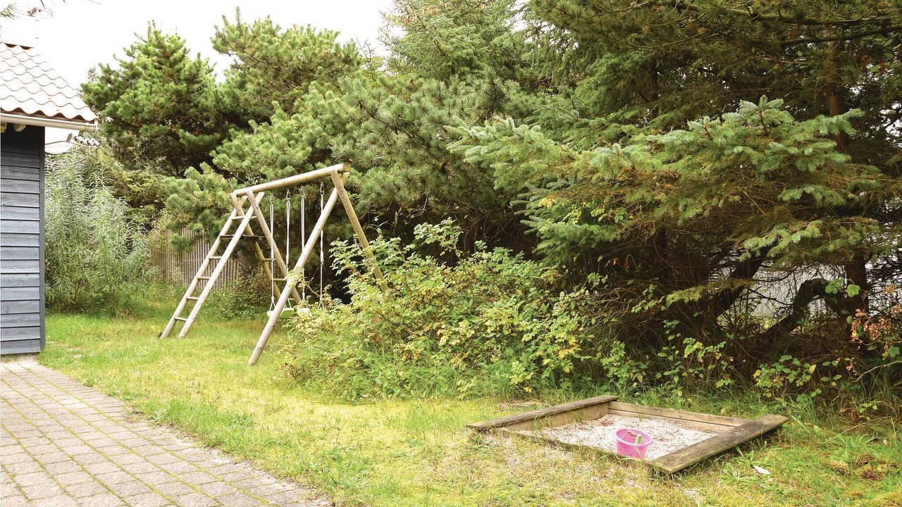 Photo of Others in Houvig Strand