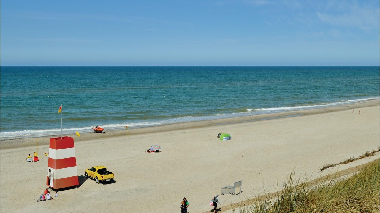 Photo of Others in Houvig Strand