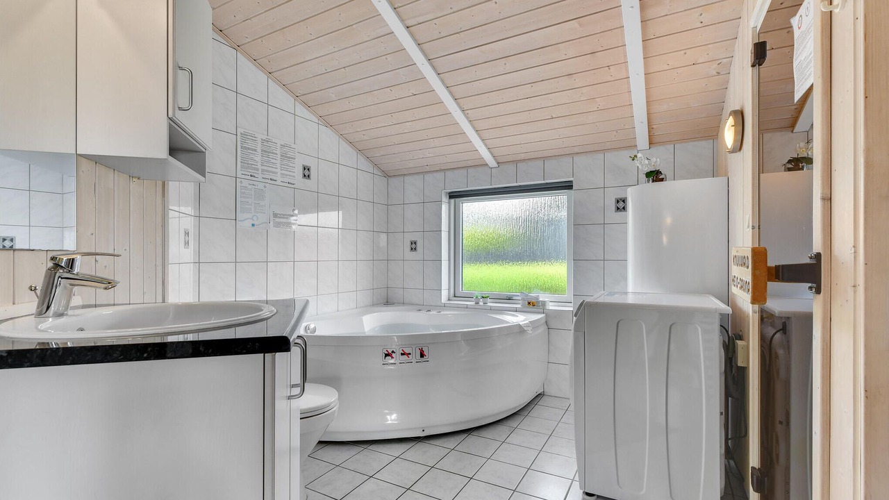 Photo of Bathroom in Mommark Strand