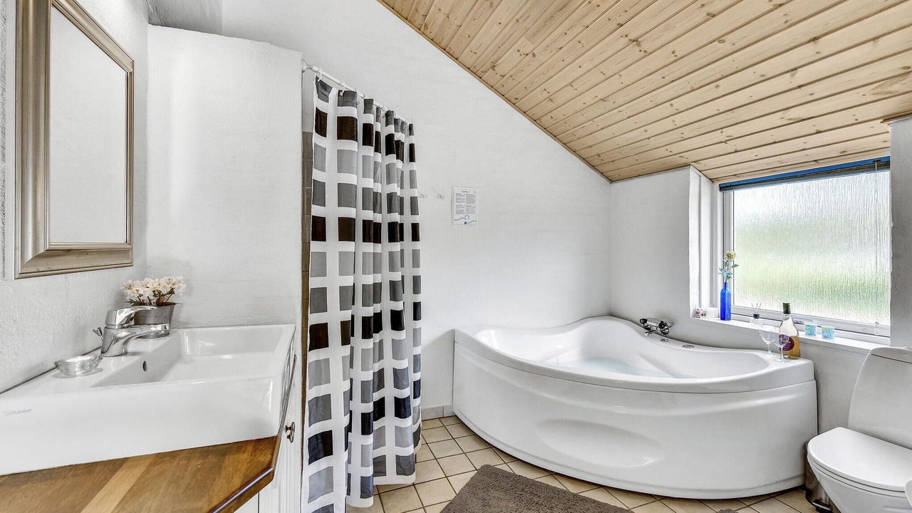 Photo of Bathroom in Skaven Strand