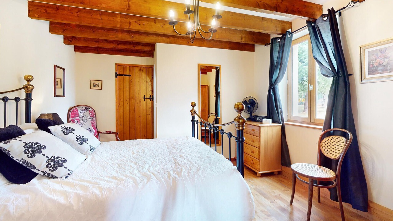 Photo of Others in Saint-Saud-Lacoussiere