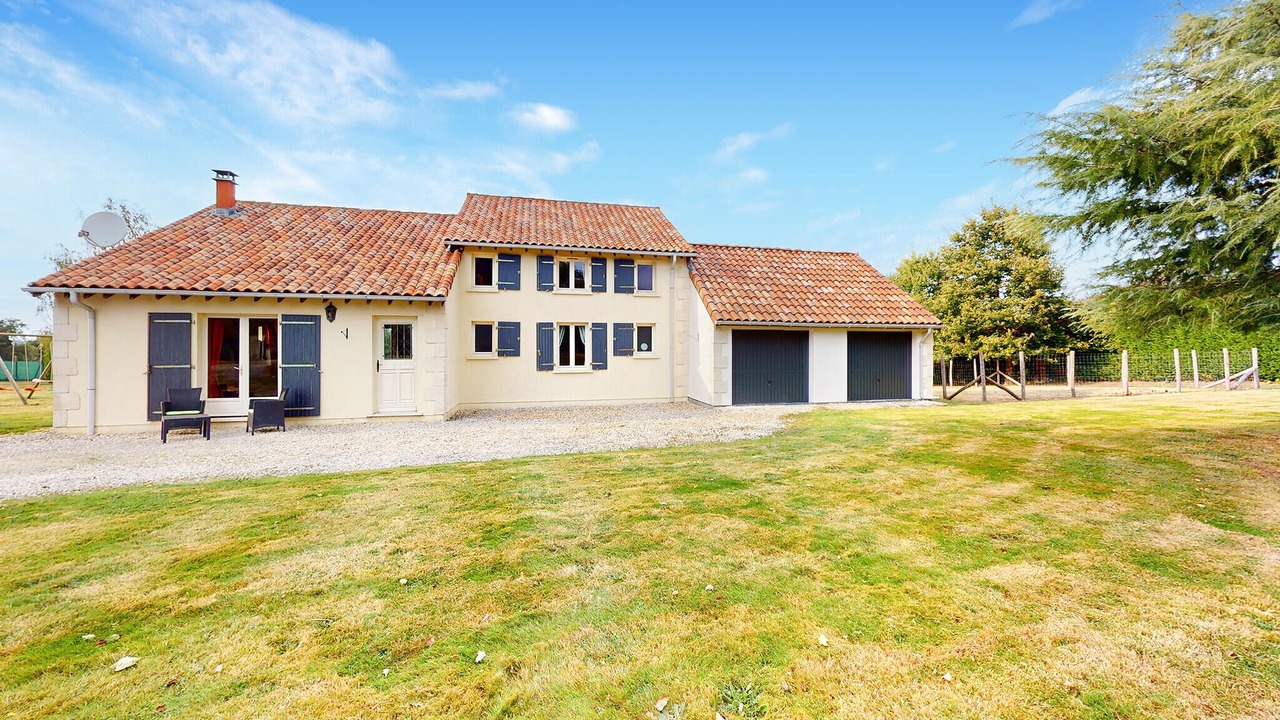 Photo of Others in Saint-Saud-Lacoussiere