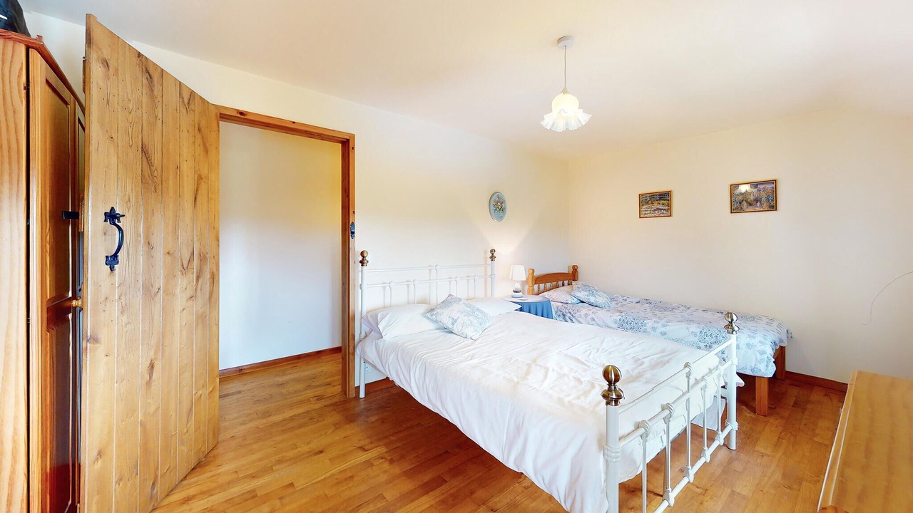 Photo of Others in Saint-Saud-Lacoussiere