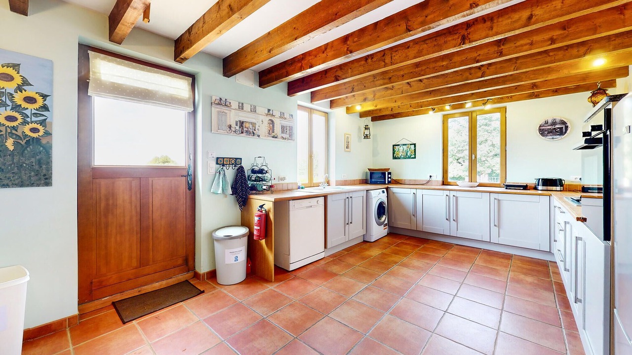 Photo of Others in Saint-Saud-Lacoussiere