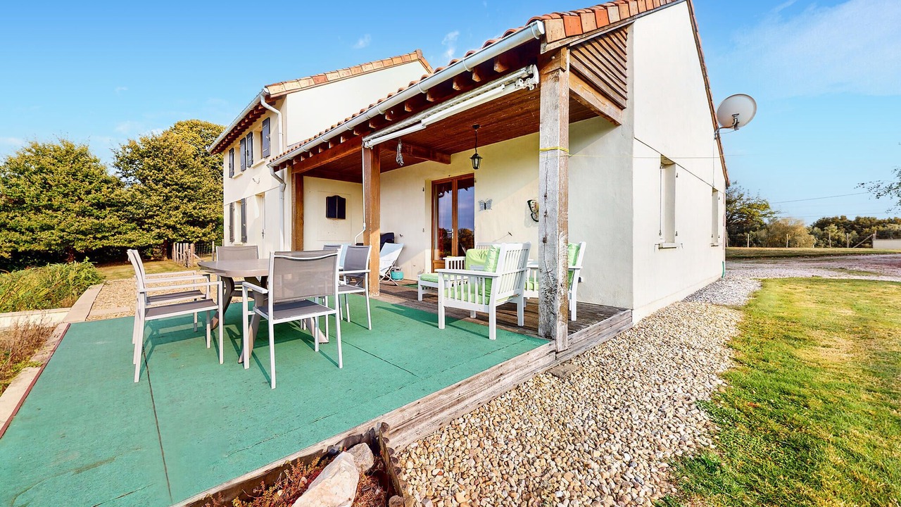 Photo of Others in Saint-Saud-Lacoussiere