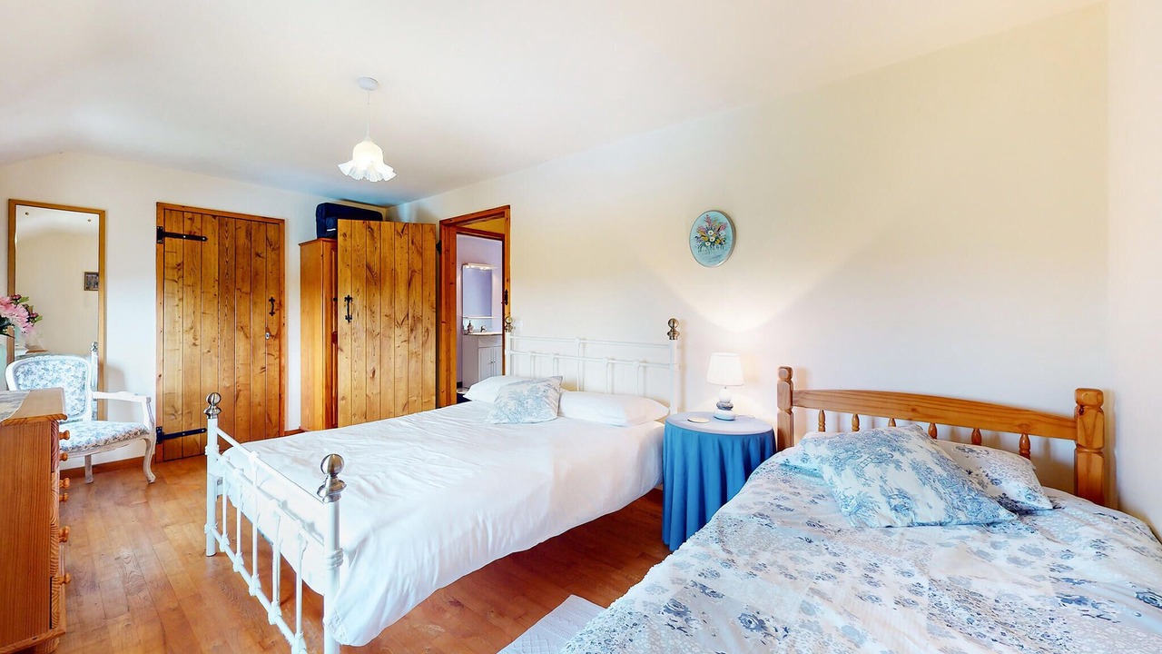 Photo of Others in Saint-Saud-Lacoussiere