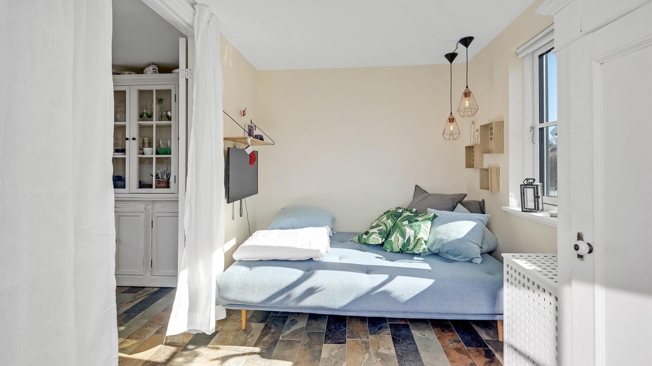 Photo of Others in Frolunde