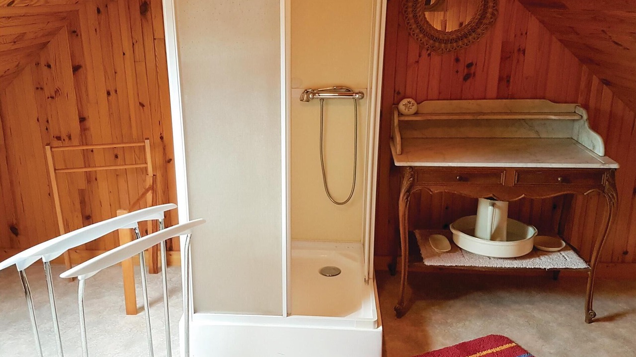 Photo of Bathroom in Le Cloitre-Saint-Thegonnec