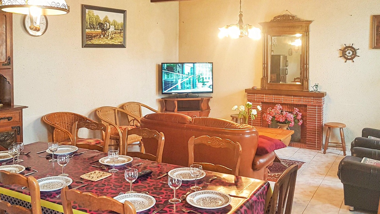 Photo of Bedroom in Le Cloitre-Saint-Thegonnec