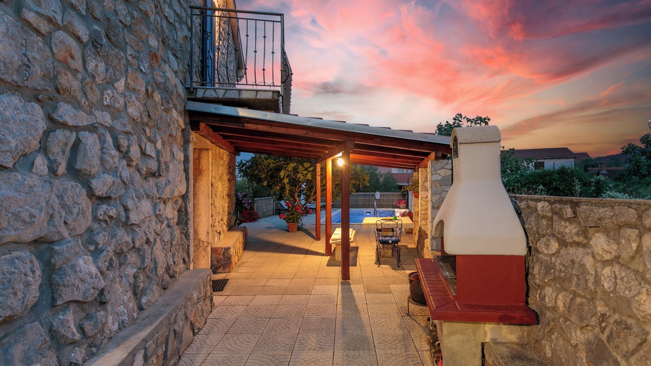 Photo of Patio Balcony in Brzac