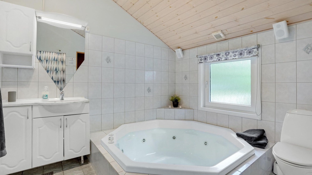 Photo of Bathroom in Jegum
