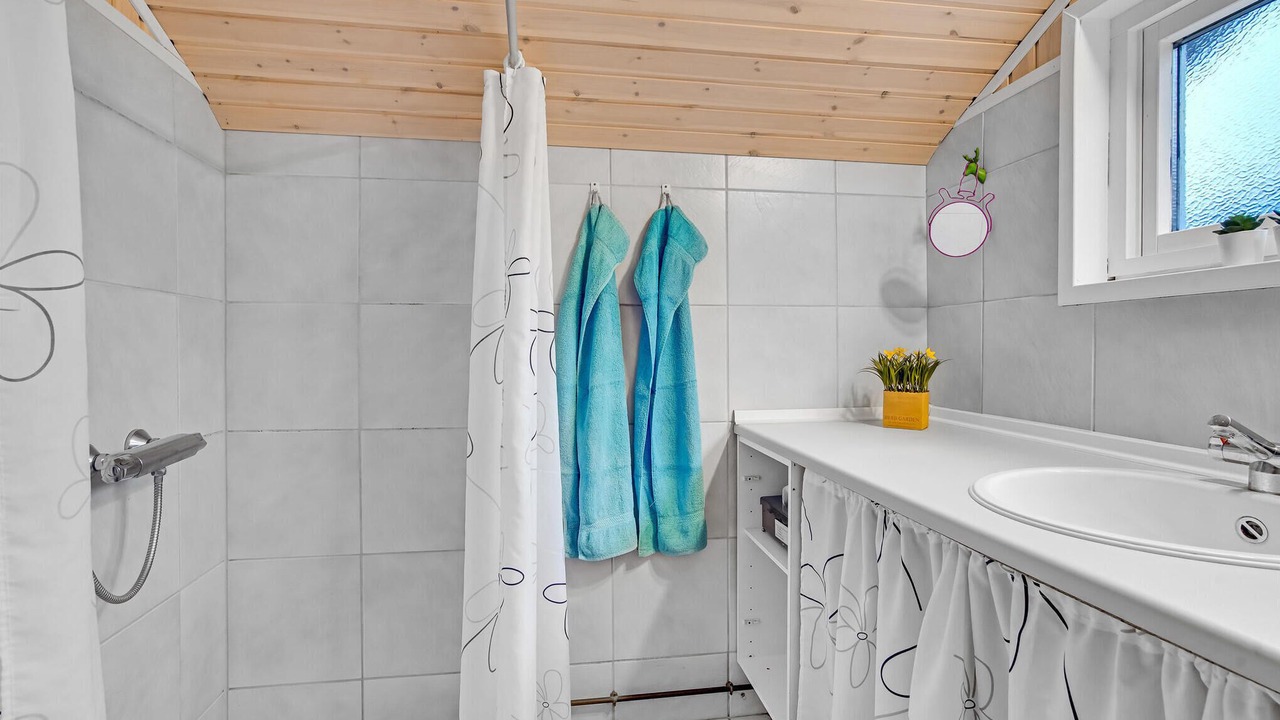 Photo of Bathroom in Aalbaek