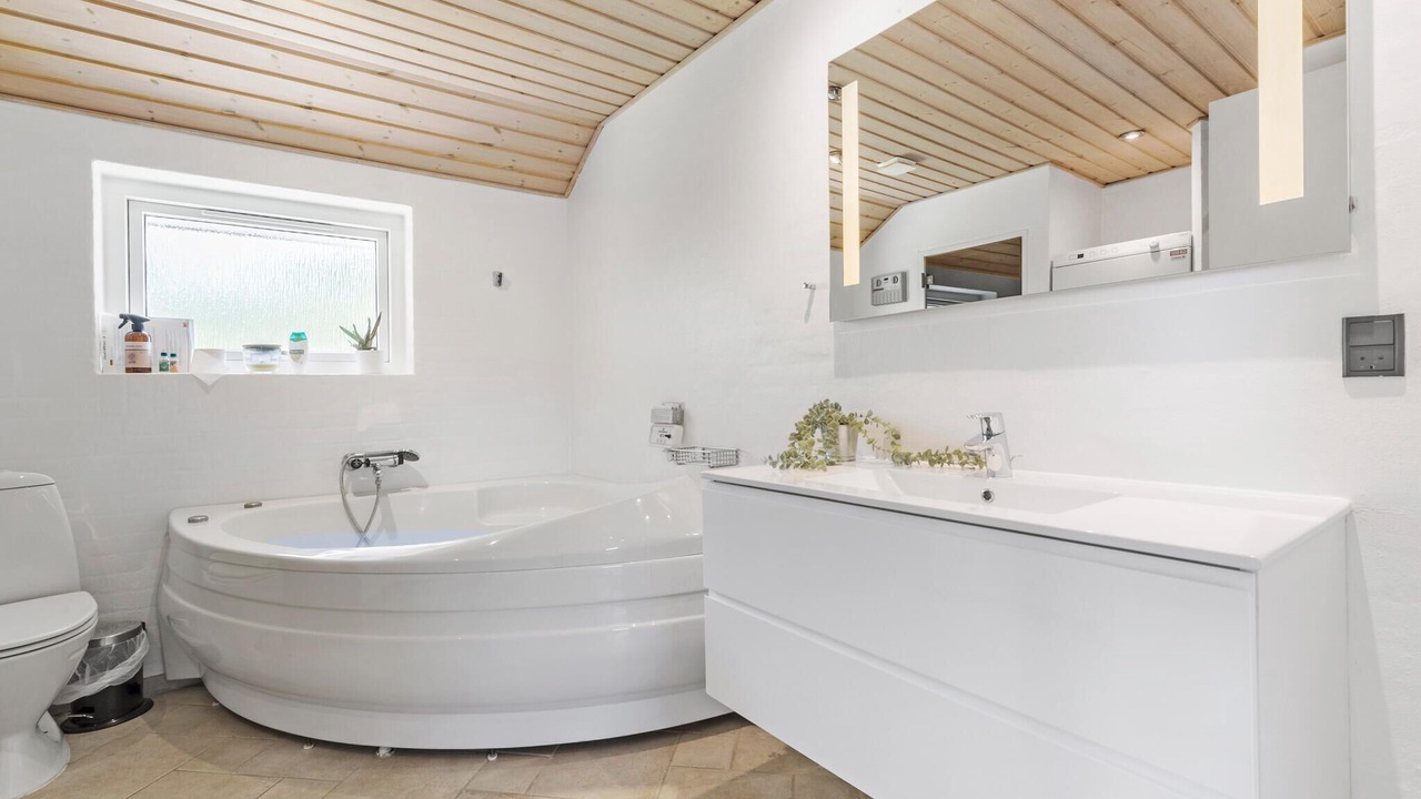 Photo of Bathroom in Femmøller