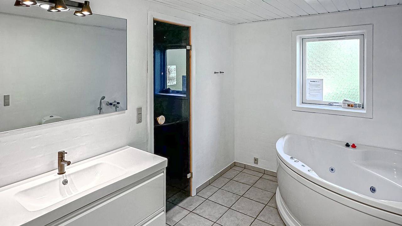 Photo of Bathroom in Strandby