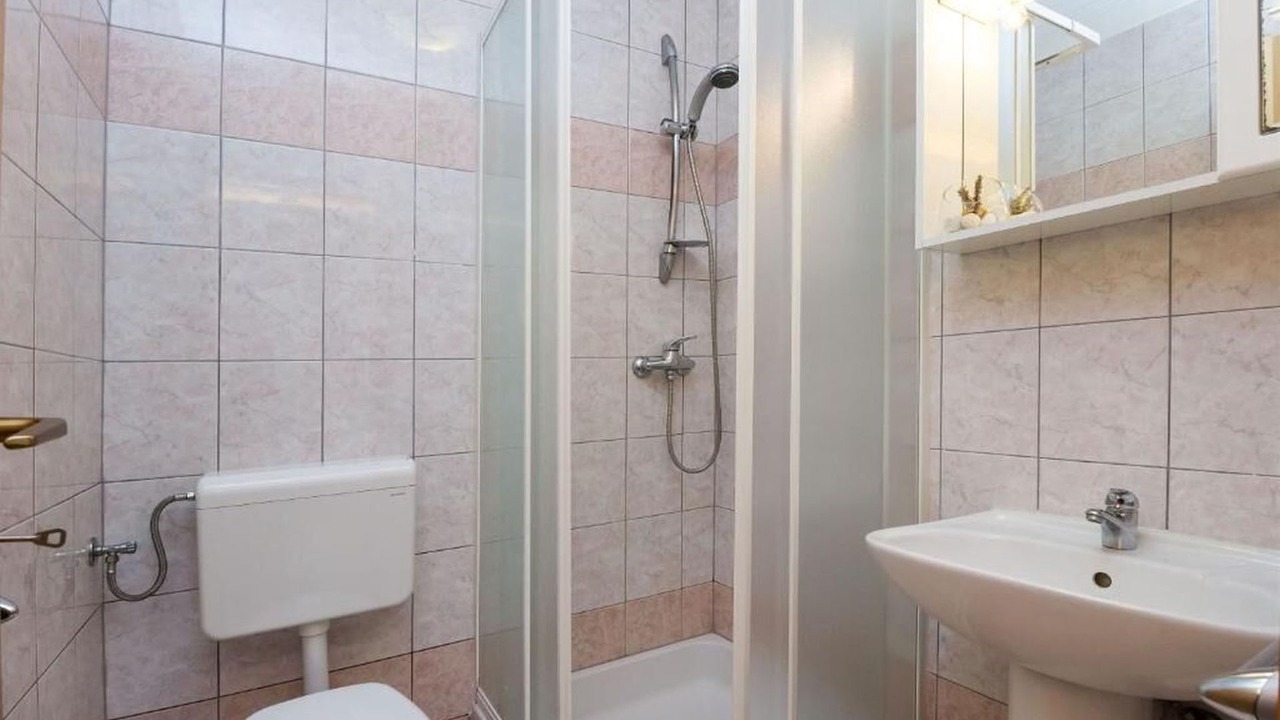 Photo of Bathroom in Cove Murtar