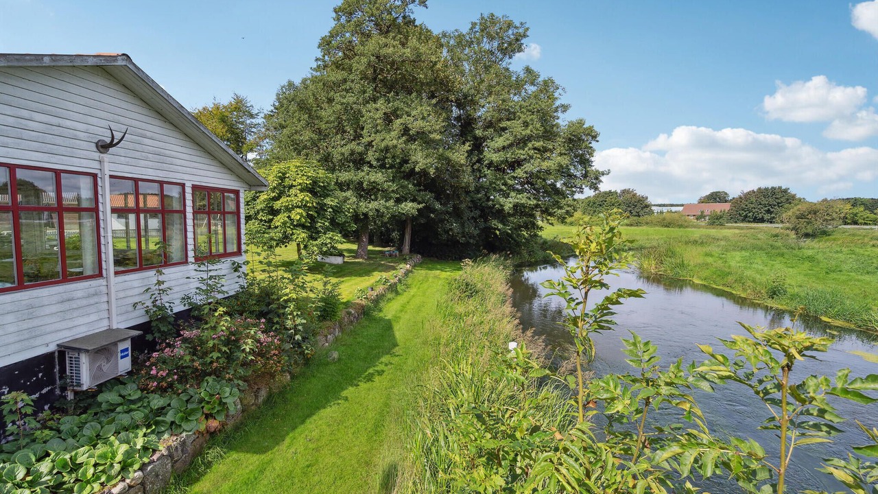 Photo of Outdoor in Mandoe