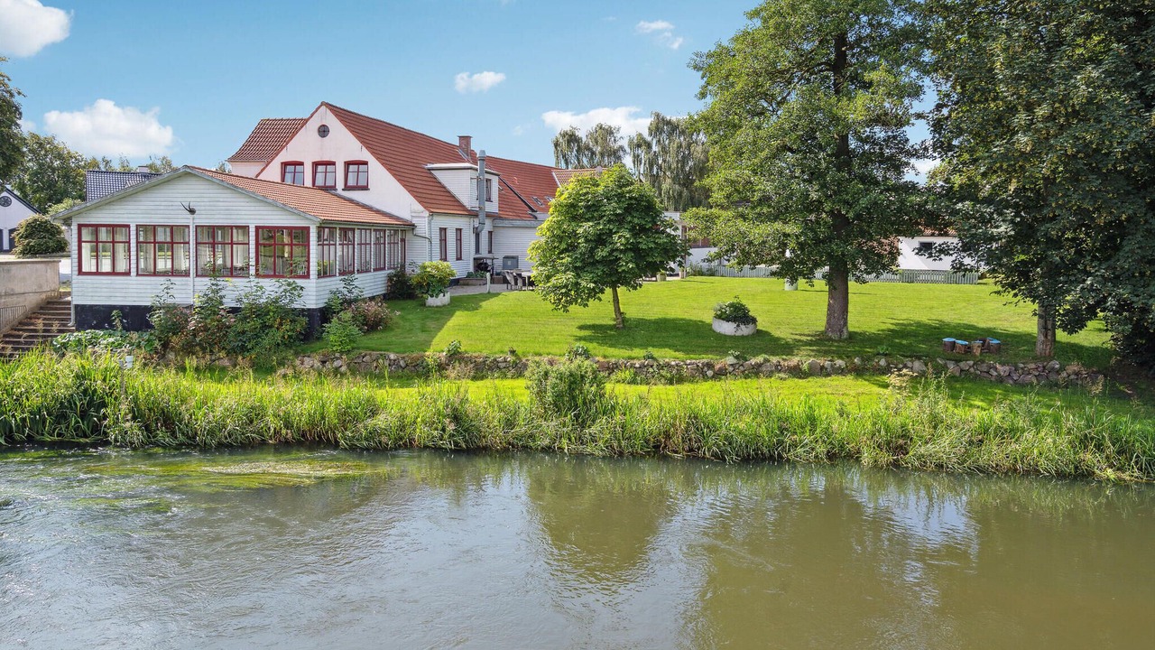 Photo of Others in Mandoe