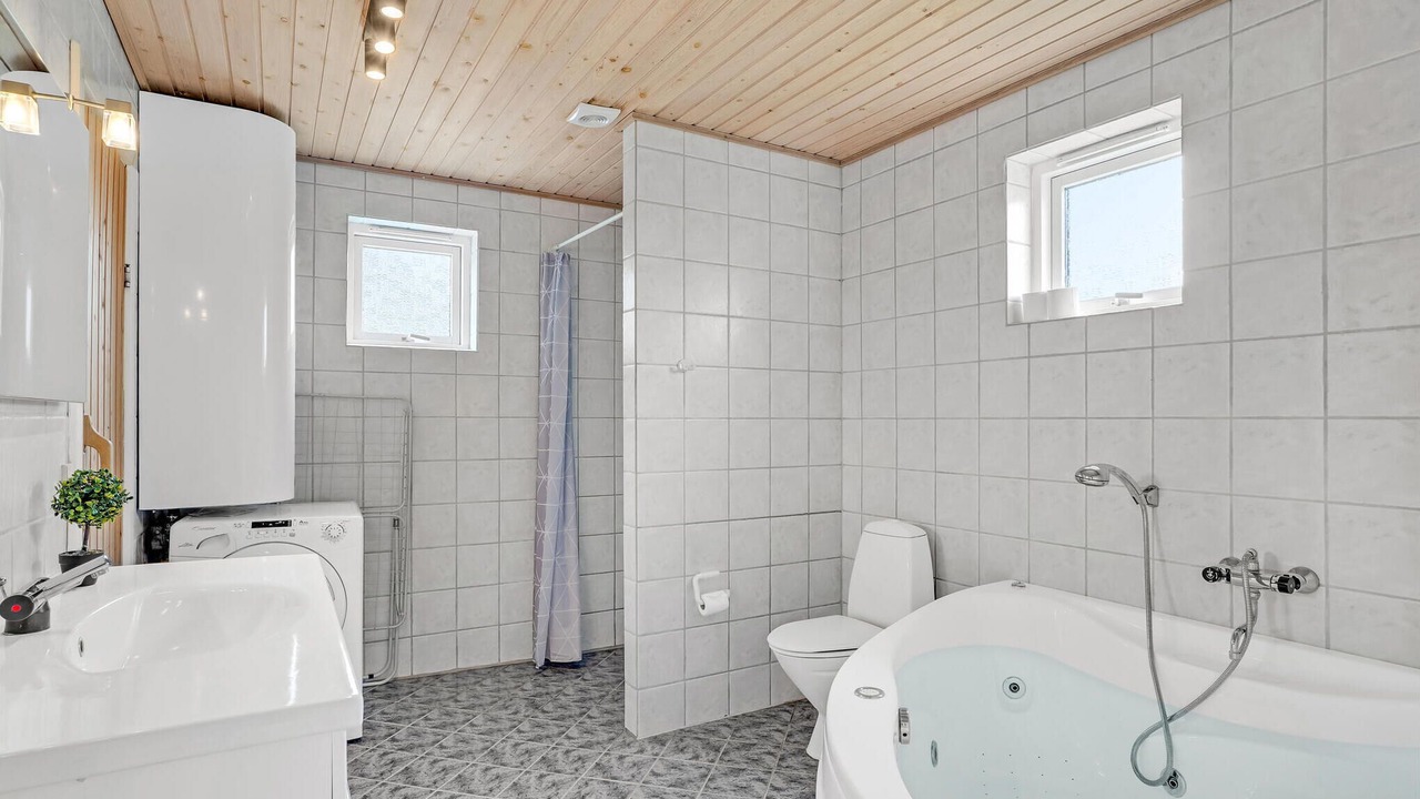 Photo of Bathroom in Hvalpsund