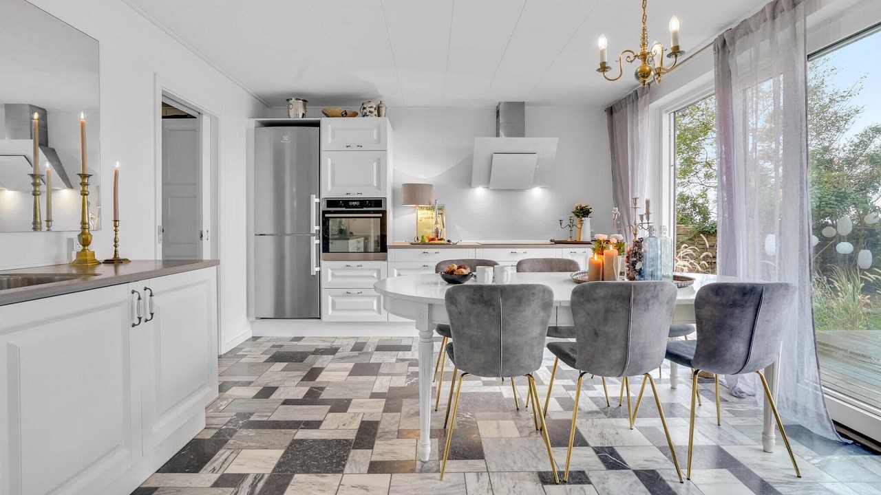 Photo of Others in Frolunde