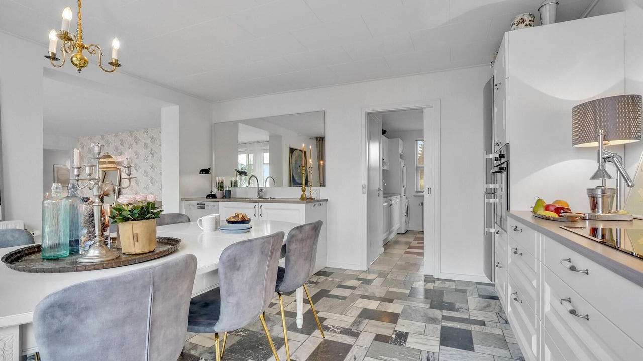 Photo of Others in Frolunde