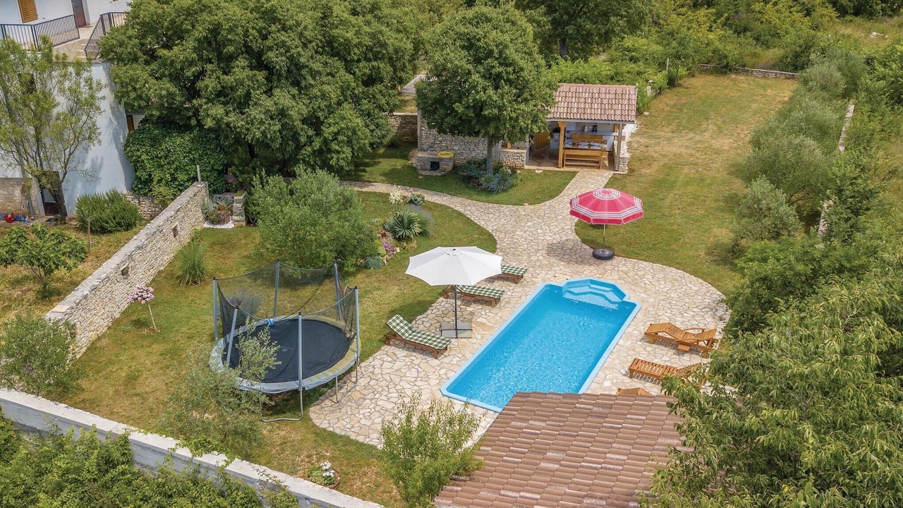 Photo of Outdoor in Puljane