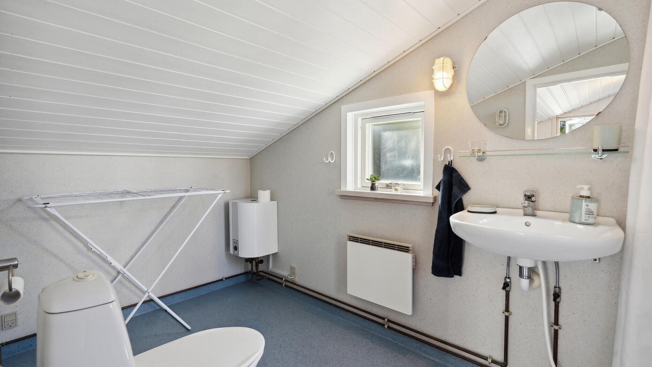 Photo of Bathroom in Mommark Strand