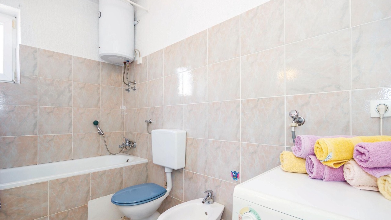 Photo of Bathroom in Vratarusa