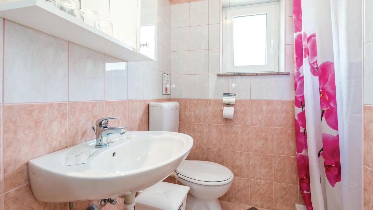 Photo of Bathroom in Brsec