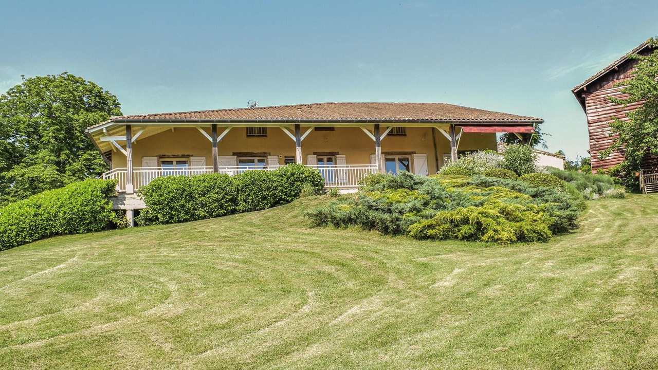 Photo of Outdoor in Bourgougnague