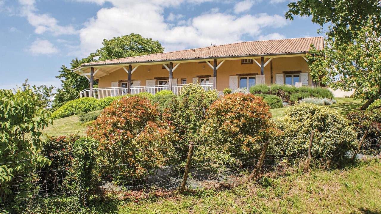 Photo of Outdoor in Bourgougnague