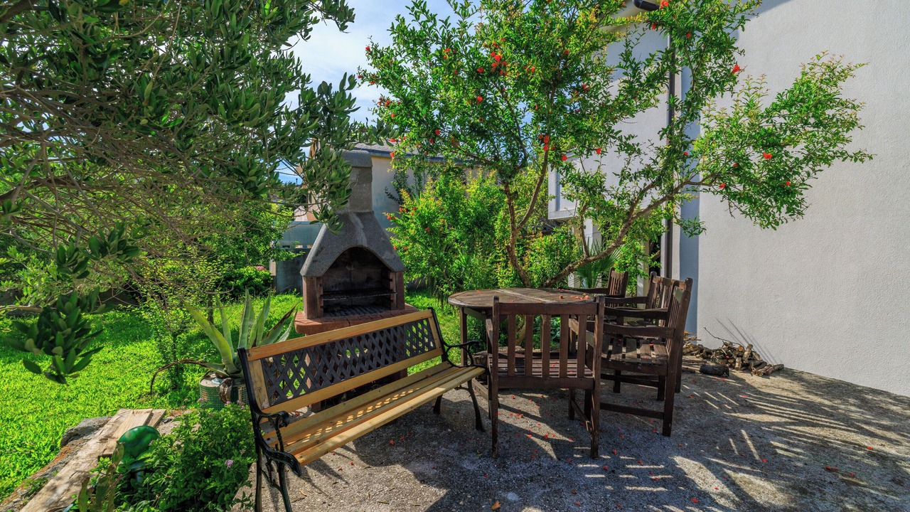 Photo of Outdoor in Banjol