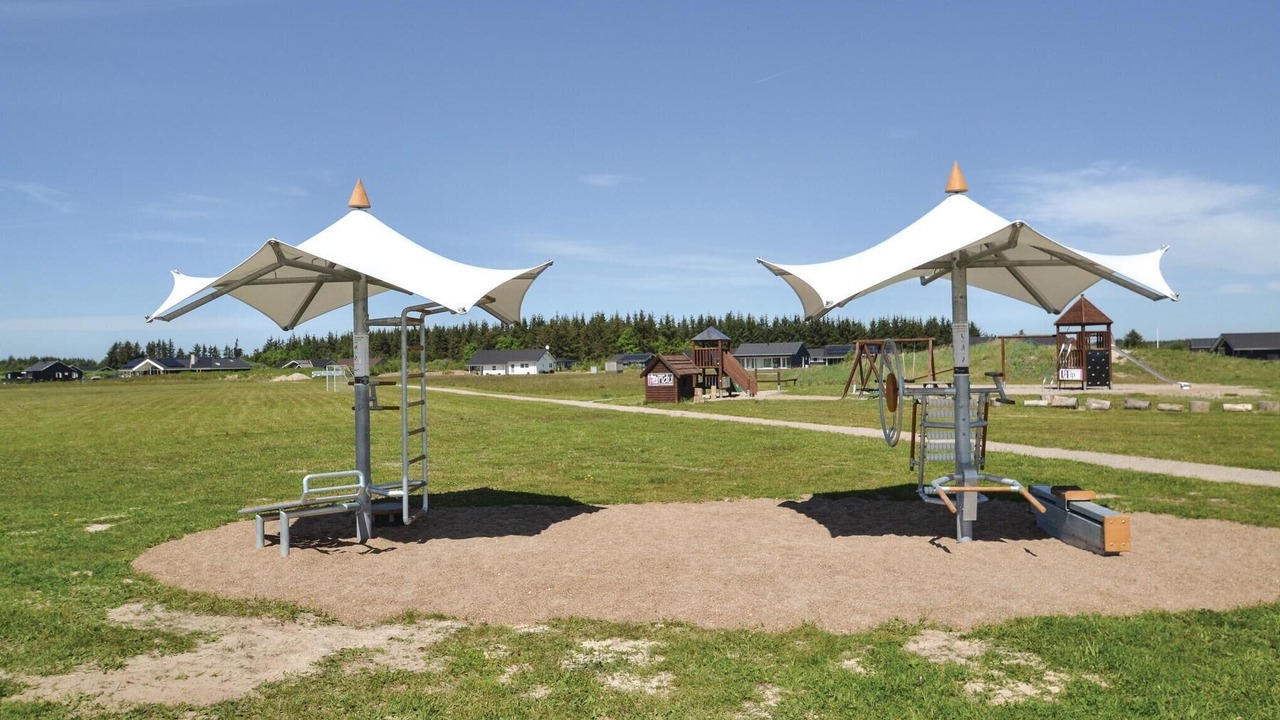 Photo of Others in Tranum