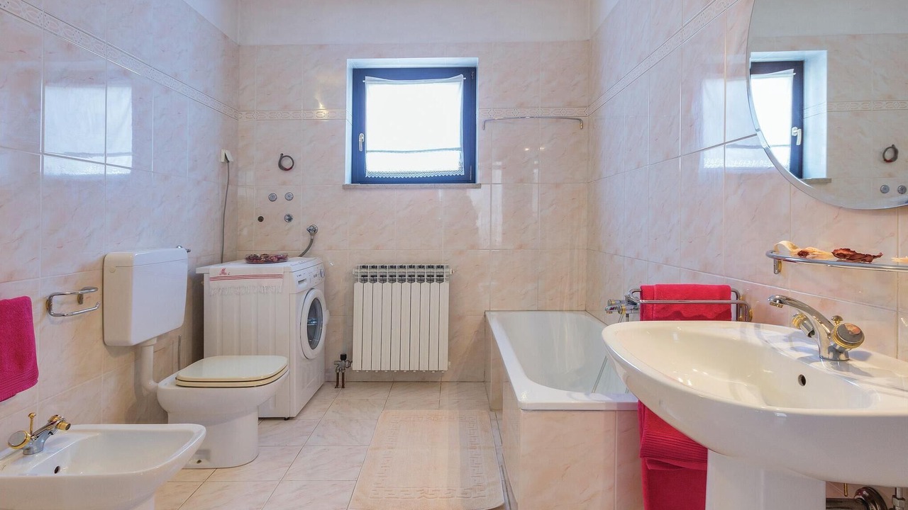 Photo of Bathroom in Pula