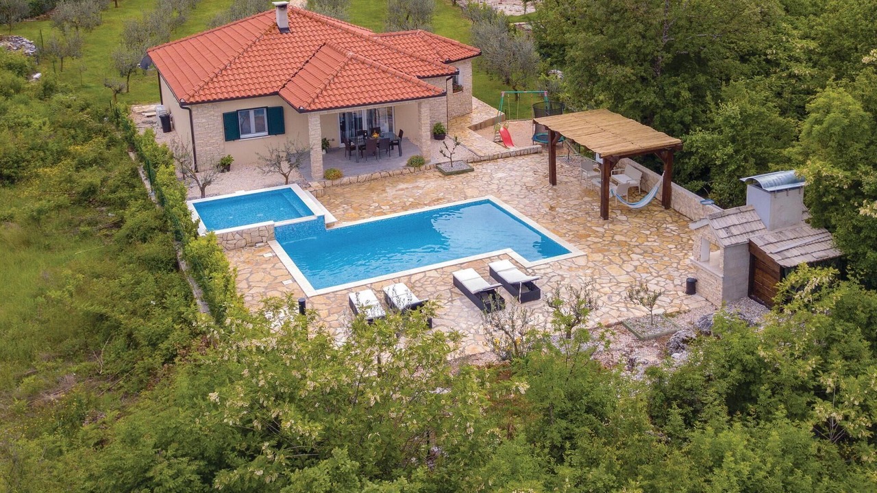 Photo of Outdoor in Grubine