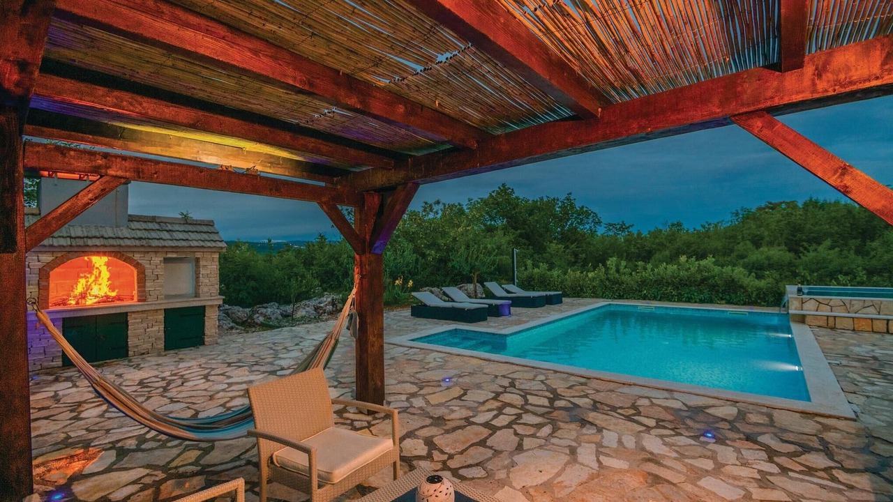 Photo of Outdoor in Grubine
