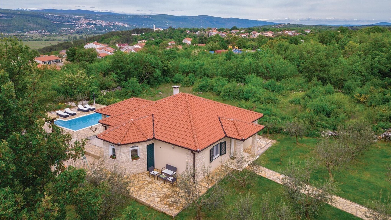 Photo of Outdoor in Grubine