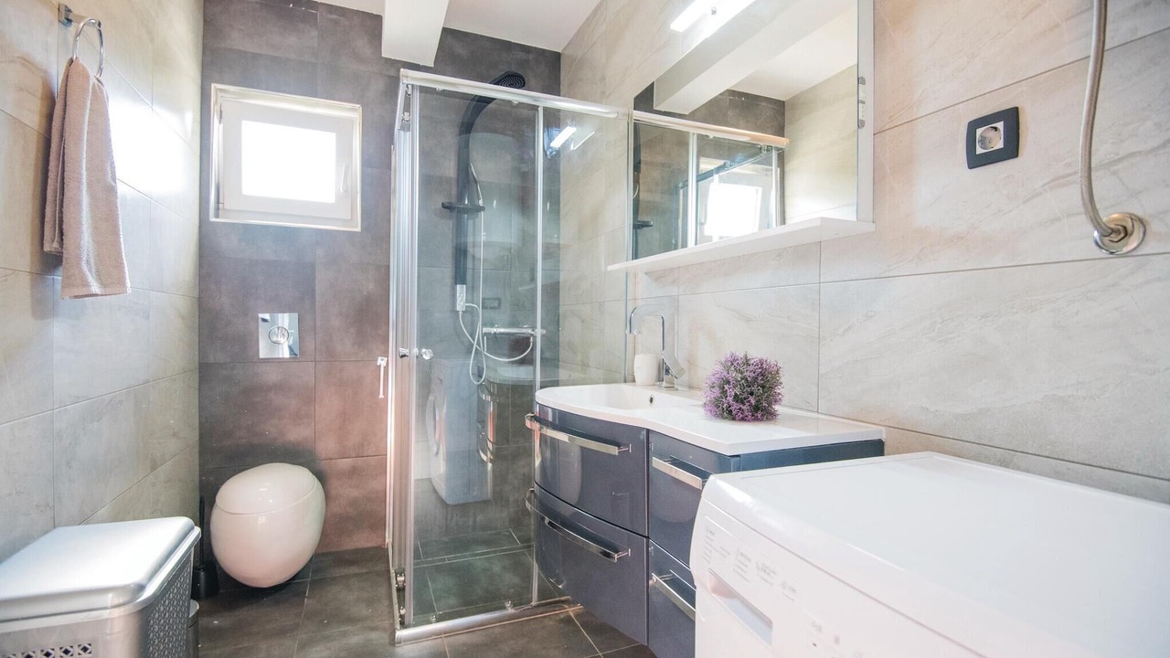 Photo of Bathroom in Grubine