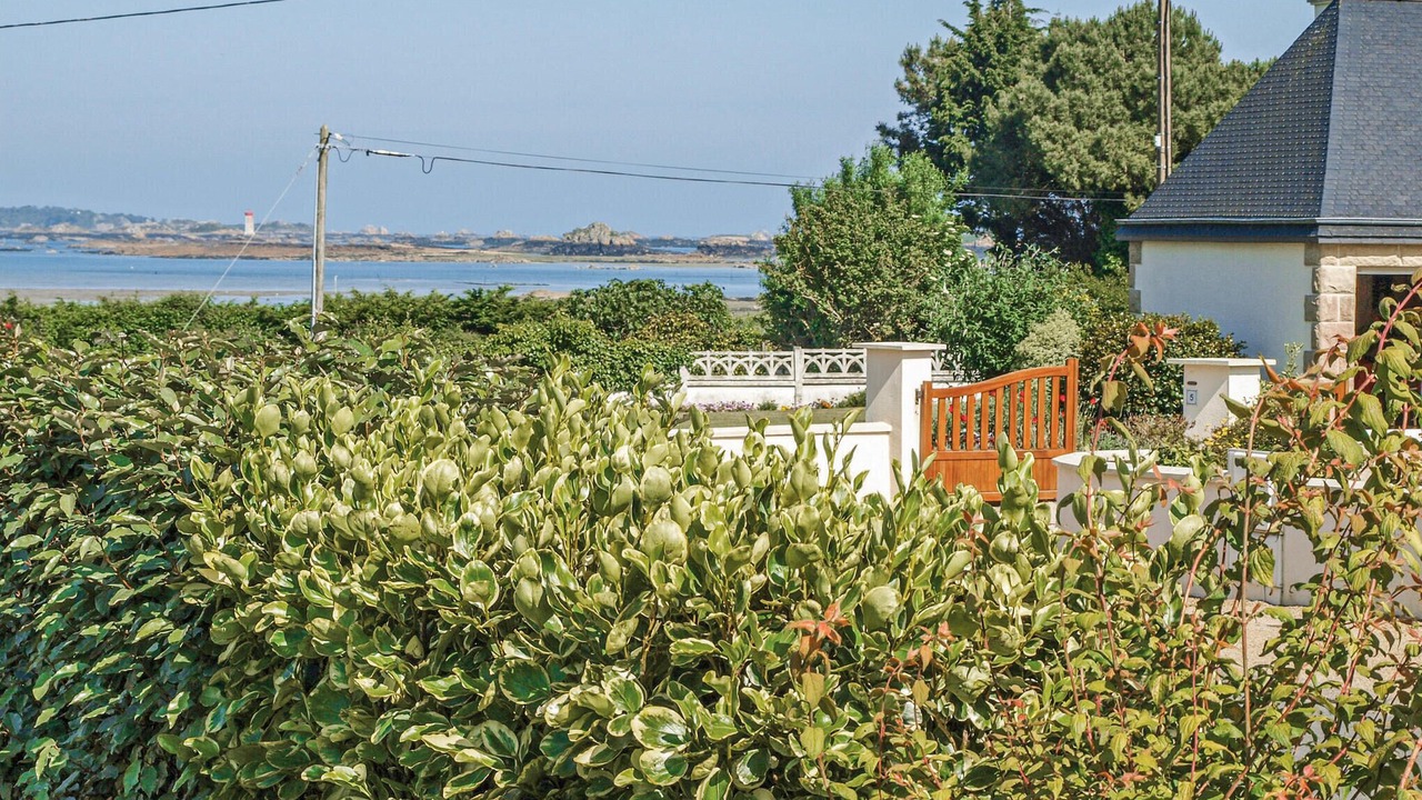 Photo of Bedroom in Lanmodez