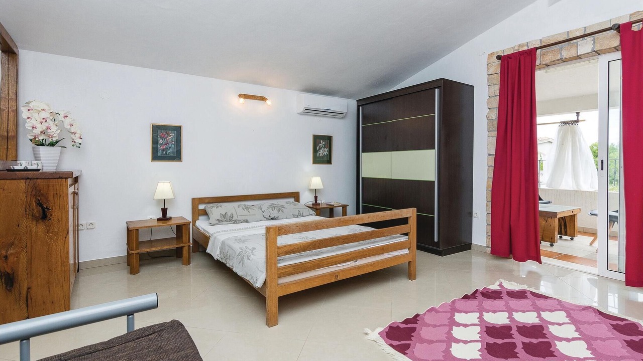 Photo of Bedroom in Vir
