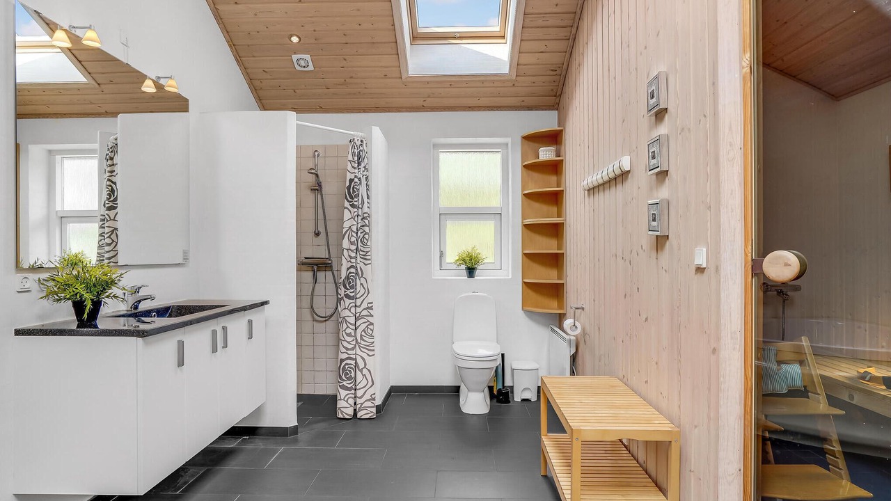 Photo of Bathroom in Bratten Strand