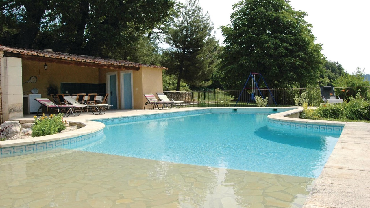 Photo of Outdoor in Sainte-Croix-a-Lauze