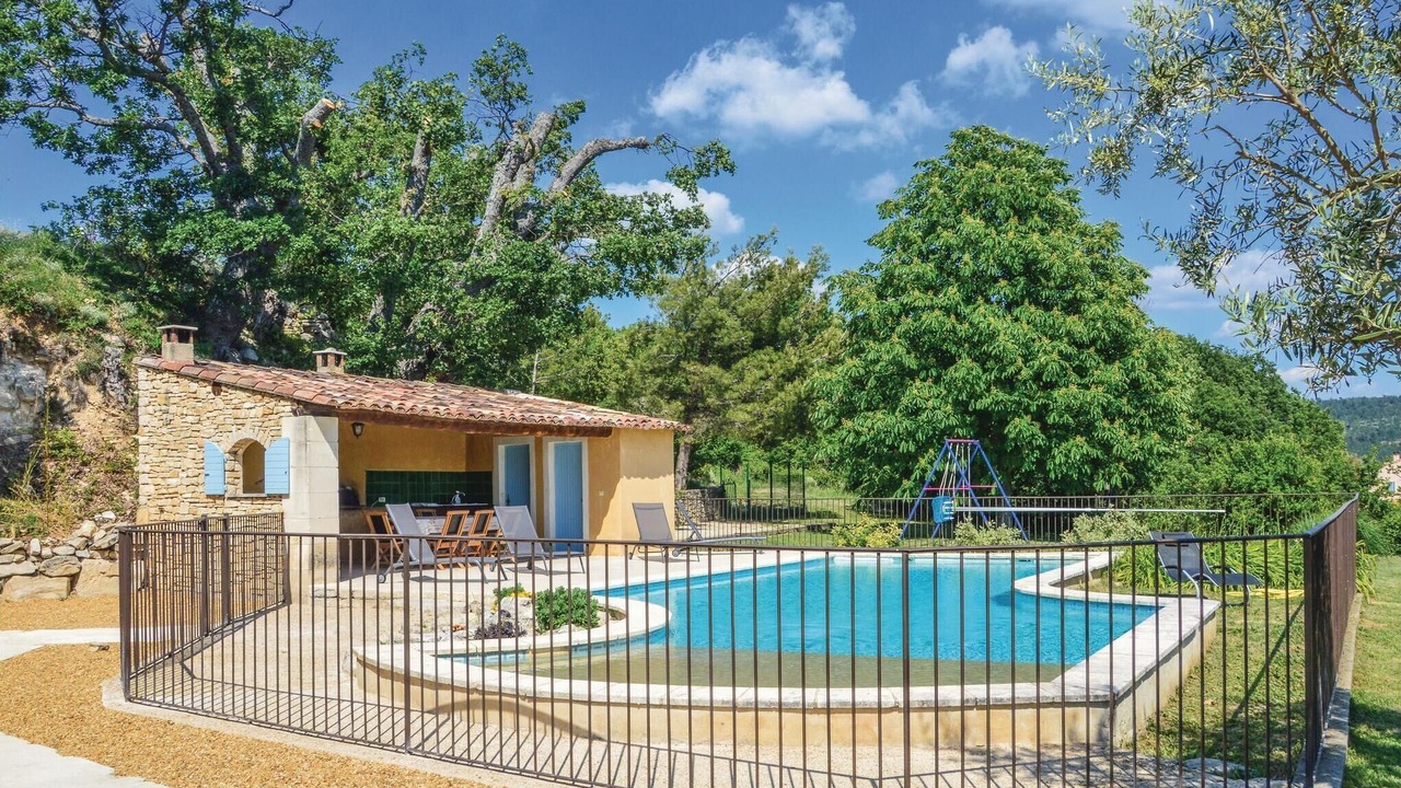 Photo of Outdoor in Sainte-Croix-a-Lauze