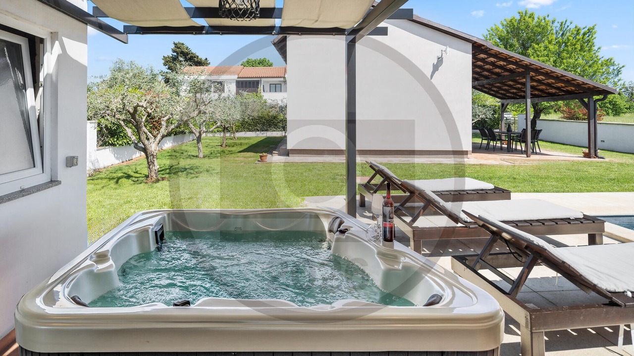 Photo of Patio Balcony in Valbandon