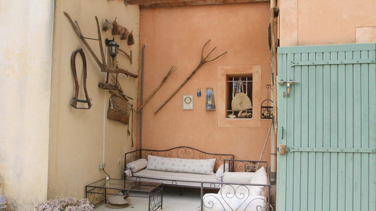 Photo of Others in Caderousse